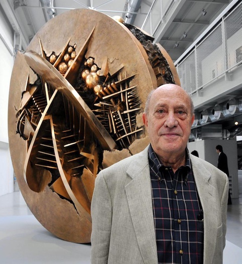 Scultura di Arnaldo Pomodoro