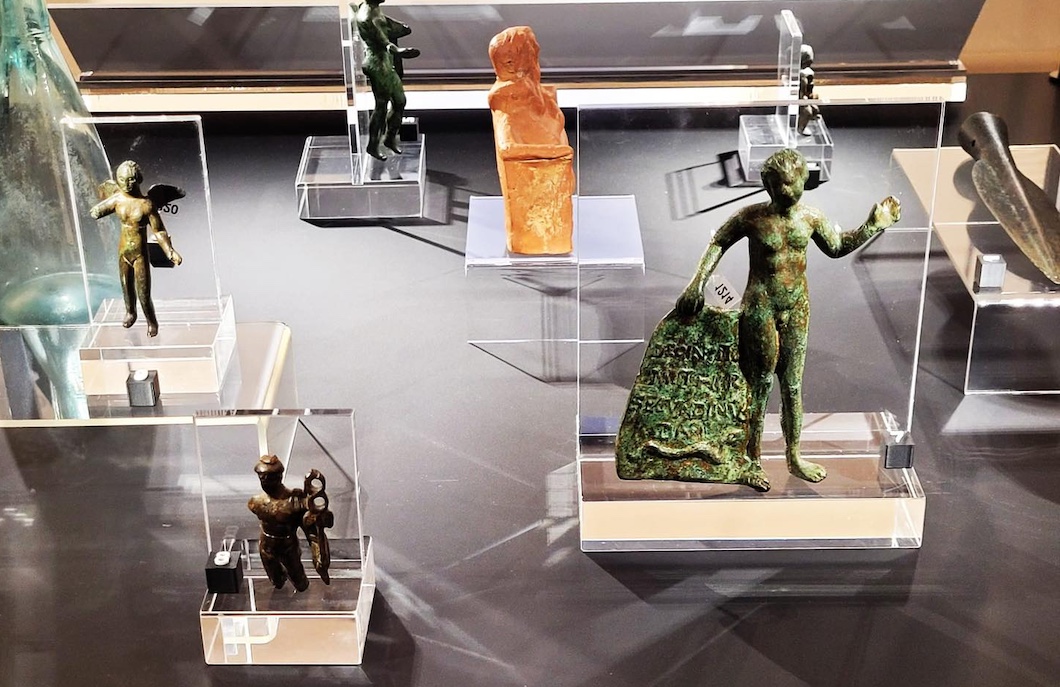 Allestimento e reperti del nuovo Museo Archeologico di Novara